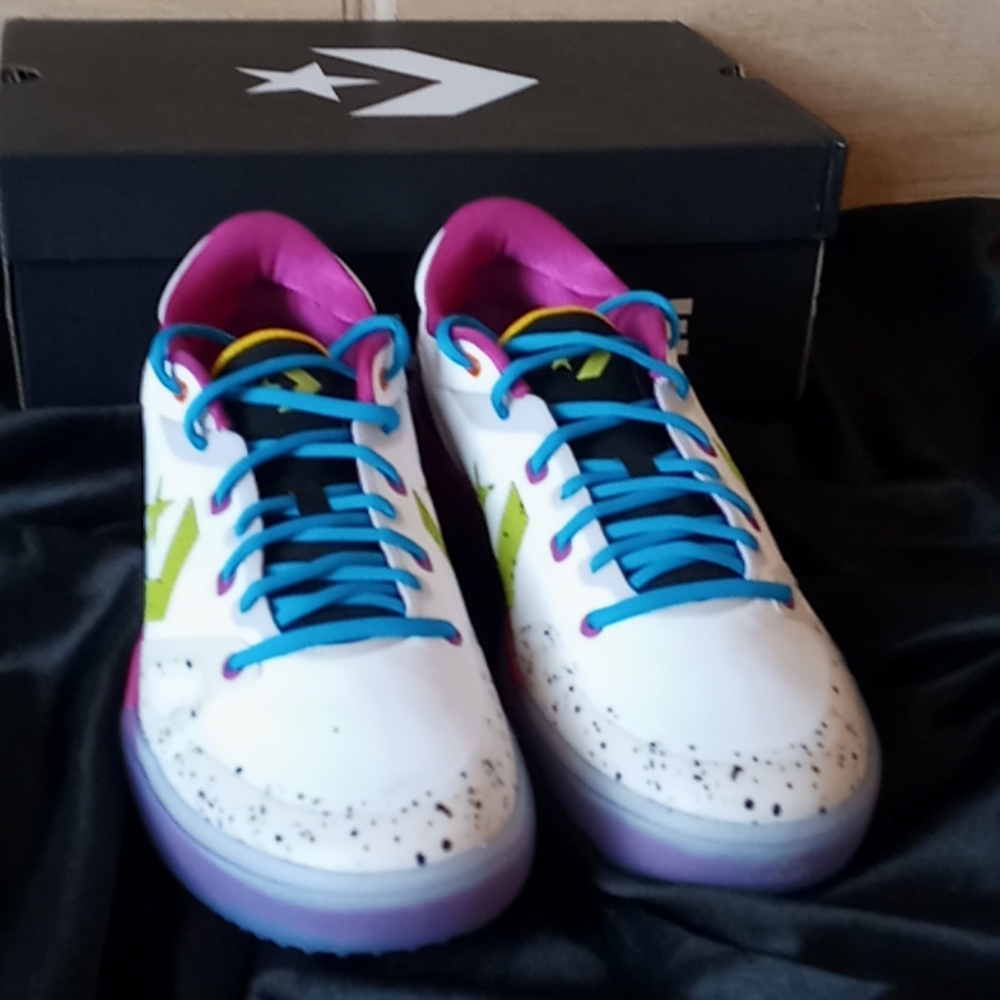 Converse - Picture 3 of 4